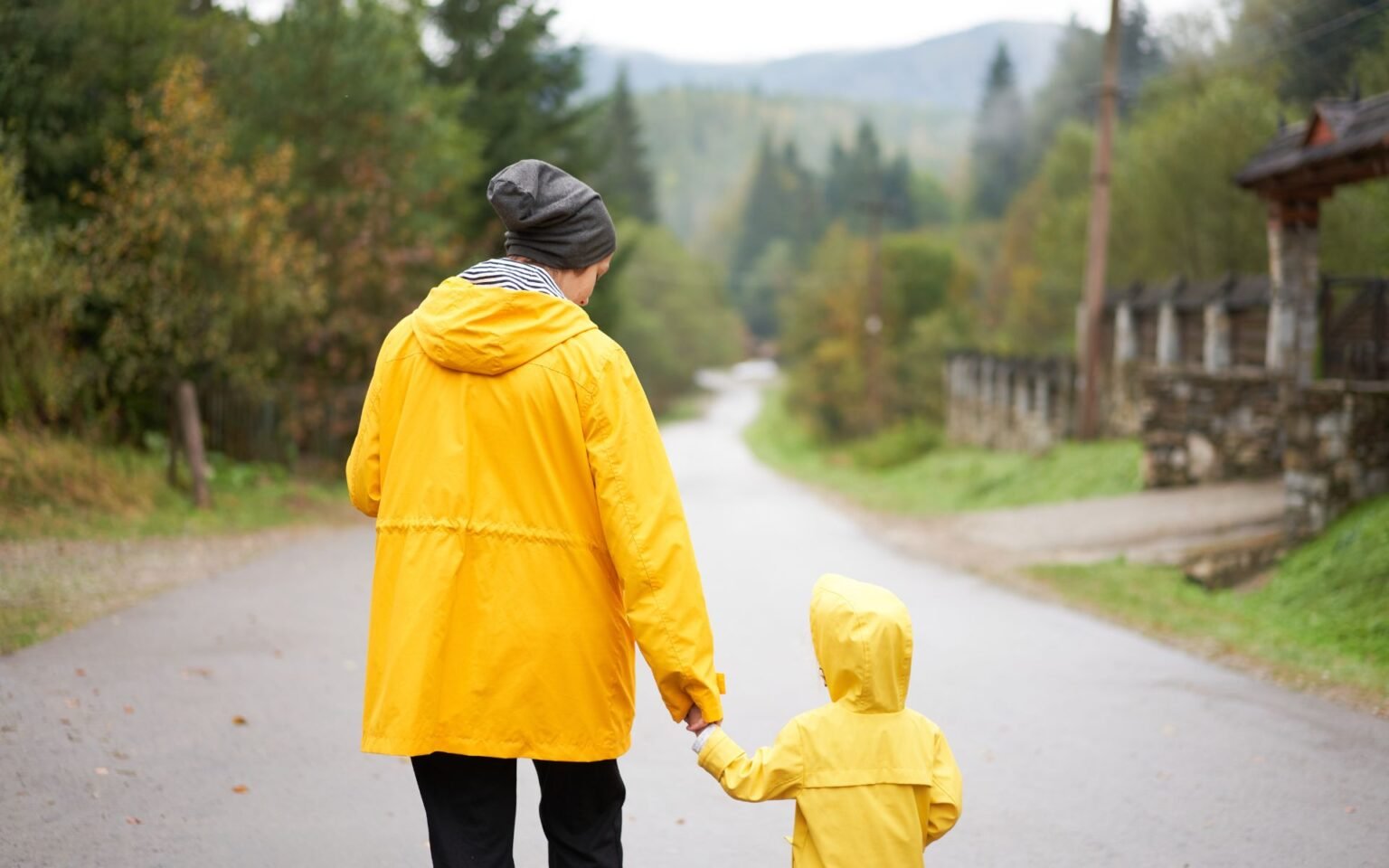 Warum sind die meisten Regenmäntel gelb?